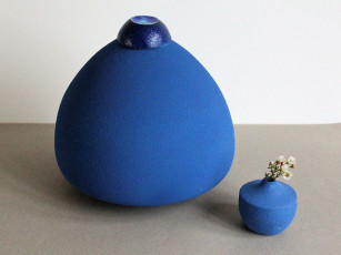 13 object-urn vase