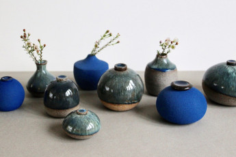 3 mini object-urn, vase